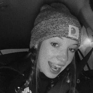 Meet your Posher, Izy